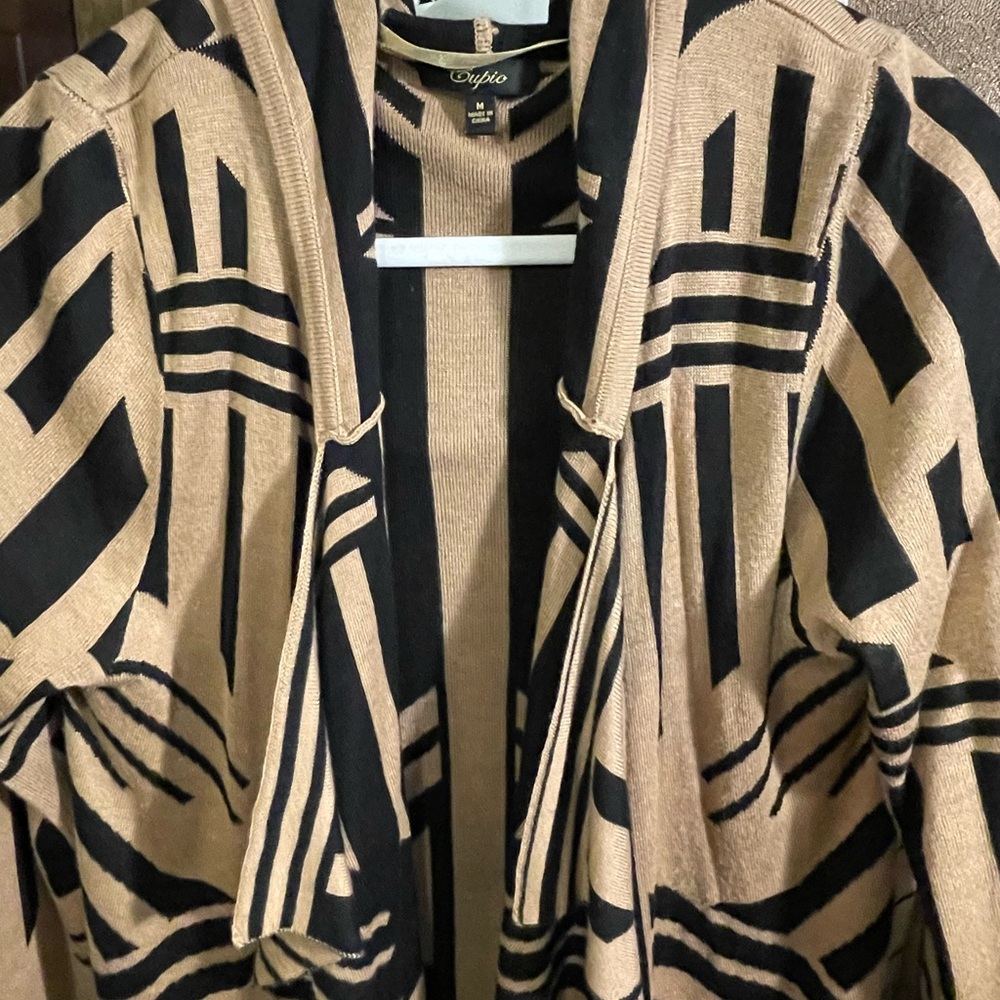 Chic Geometric Patterned Cardigan - image 2